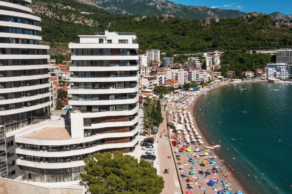 La Fiaba Rafailovici Apartment Exterior photo